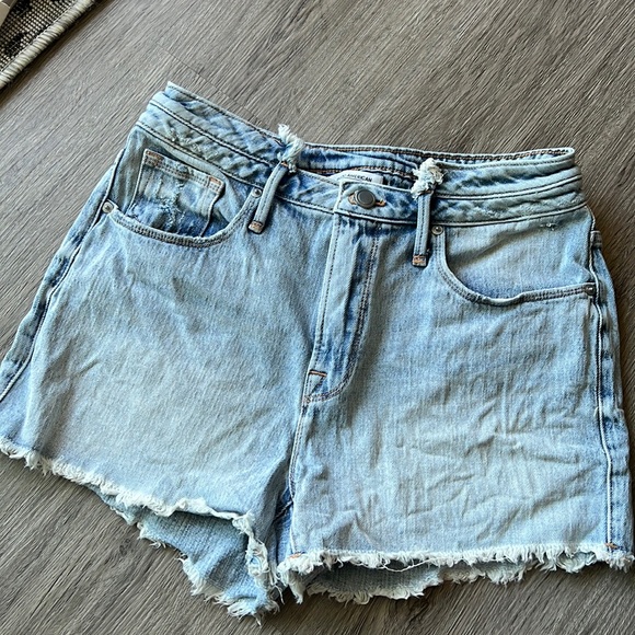 Good American Shorts - Picture 1 of 3